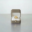Elegante Leder-Ringbox in Braun