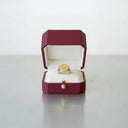 Elegante Leder-Ringbox in Rot